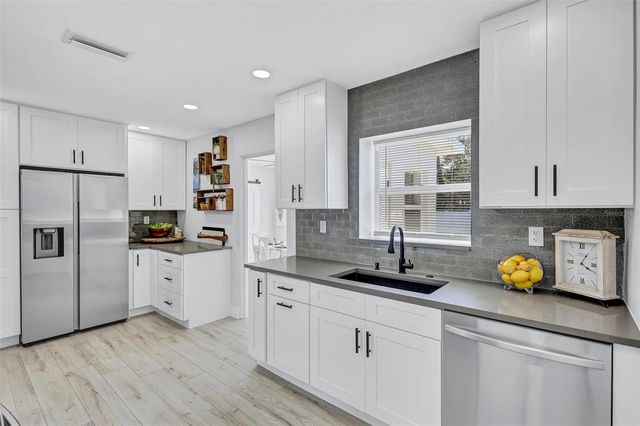 828 50TH AVENUE S, St Petersburg, FL 33705