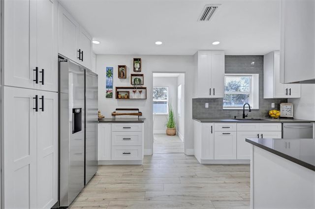 828 50TH AVENUE S, St Petersburg, FL 33705