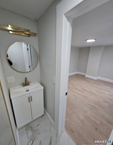 80 Dickerman Street, New Haven, CT 06511