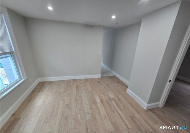 80 Dickerman Street, New Haven, CT 06511