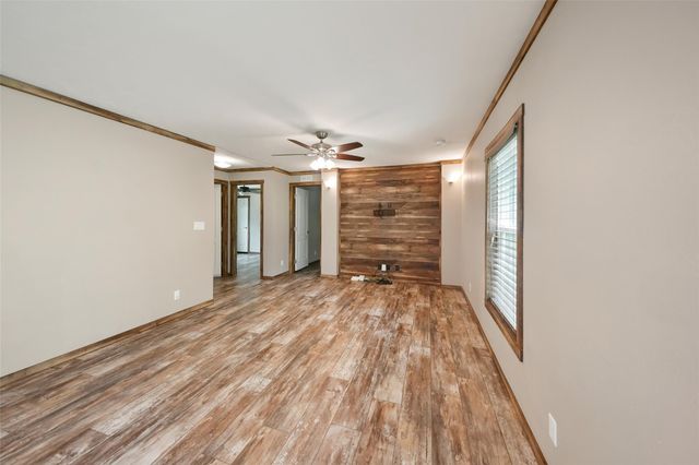 577 Winding River Road, Oakhurst, TX 77364