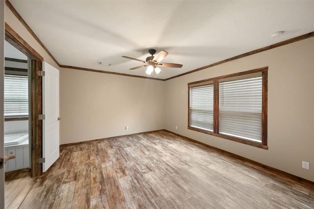 577 Winding River Road, Oakhurst, TX 77364