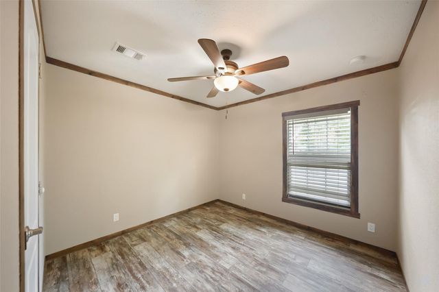 577 Winding River Road, Oakhurst, TX 77364