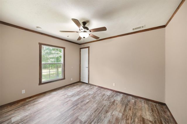 577 Winding River Road, Oakhurst, TX 77364