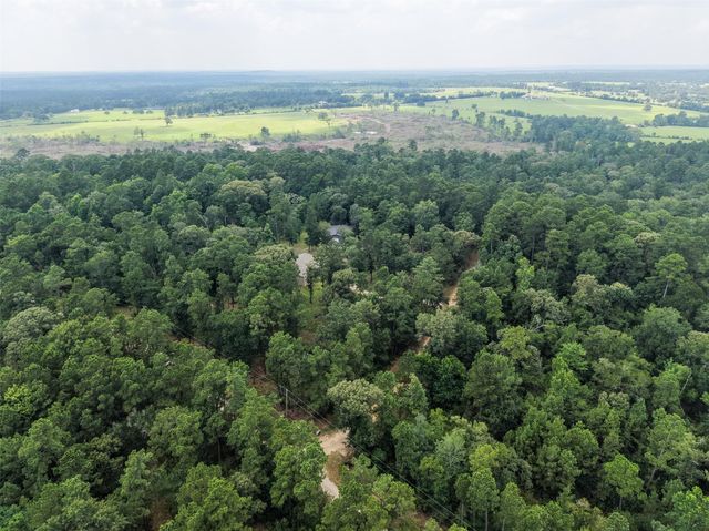 577 Winding River Road, Oakhurst, TX 77364