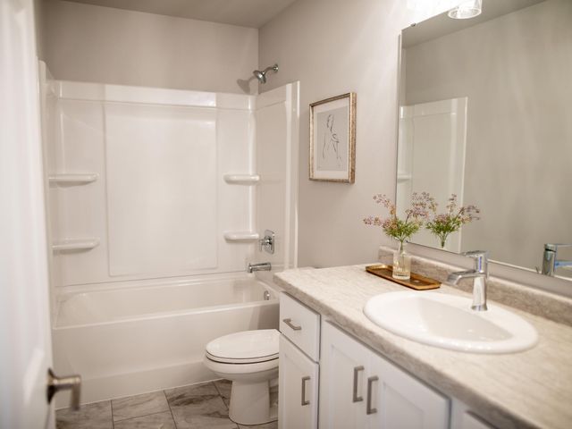 10219 73rd Street S, Horace, ND 58047