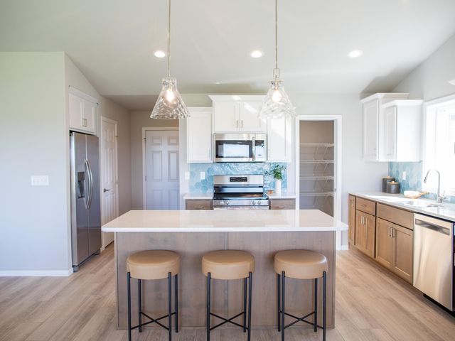 10219 73rd Street S, Horace, ND 58047