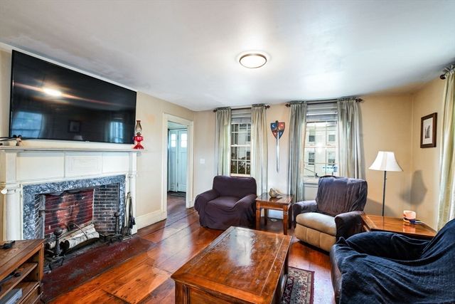16 Middle St, Fairhaven, MA 02719
