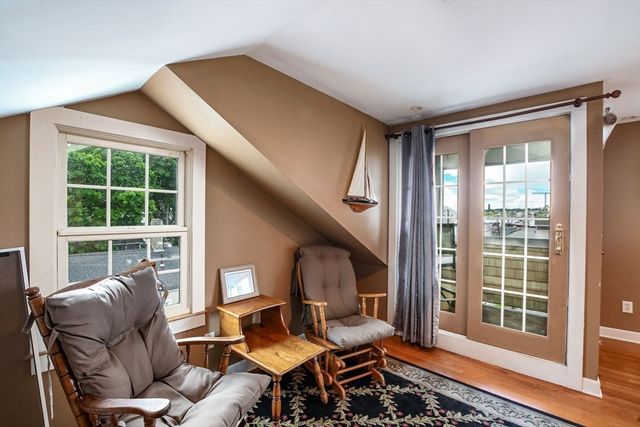 16 Middle St, Fairhaven, MA 02719