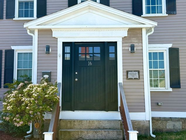 16 Middle St, Fairhaven, MA 02719