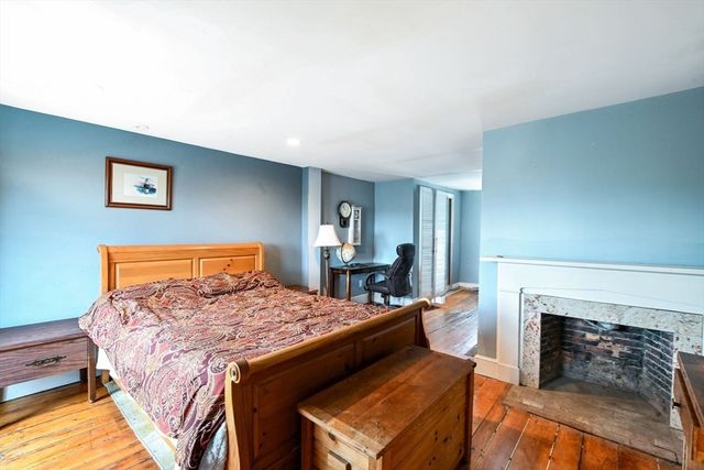 16 Middle St, Fairhaven, MA 02719