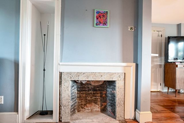 16 Middle St, Fairhaven, MA 02719