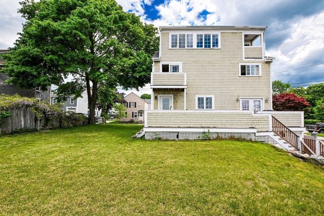 16 Middle St, Fairhaven, MA 02719