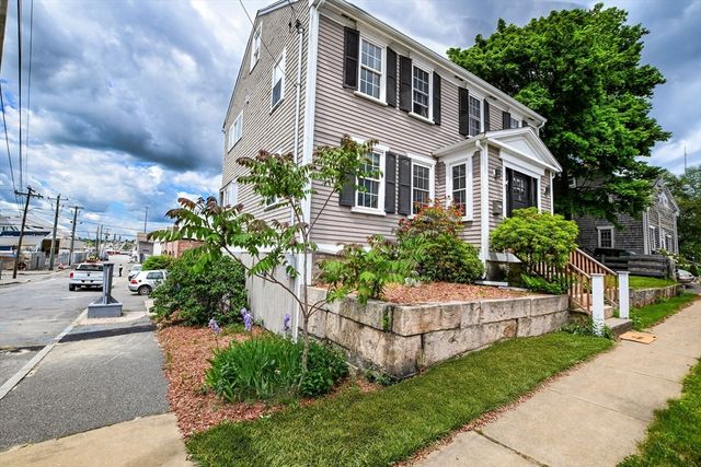 16 Middle St, Fairhaven, MA 02719