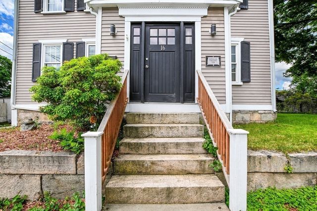 16 Middle St, Fairhaven, MA 02719