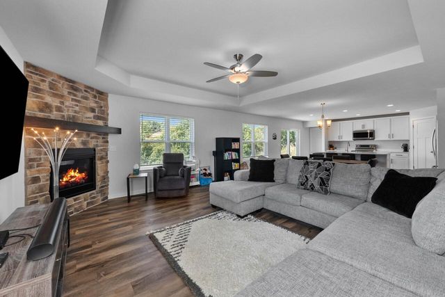 675 Amber LANE, Port Washington, WI 53074