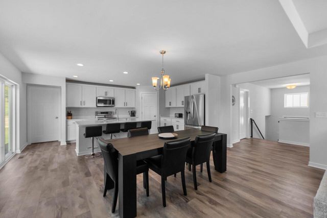 675 Amber LANE, Port Washington, WI 53074