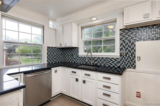 18753 San Diego Boulevard, Lathrup Village, MI 48076