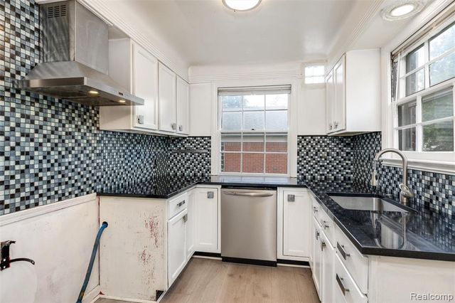18753 San Diego Boulevard, Lathrup Village, MI 48076