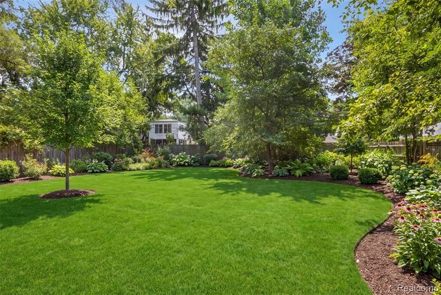 18753 San Diego Boulevard, Lathrup Village, MI 48076
