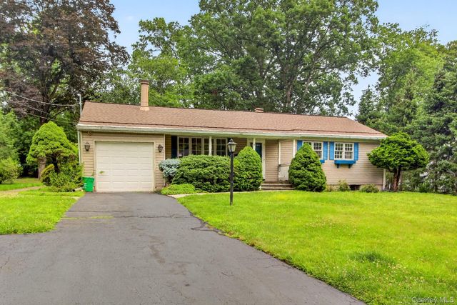 4 Jill Drive, West Nyack, NY 10994
