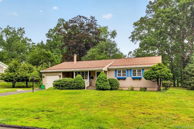 4 Jill Drive, West Nyack, NY 10994