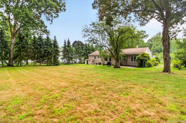 4 Jill Drive, West Nyack, NY 10994