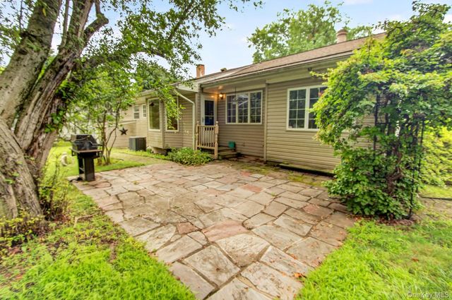 4 Jill Drive, West Nyack, NY 10994