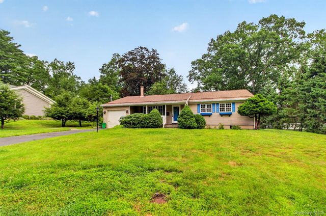 4 Jill Drive, West Nyack, NY 10994