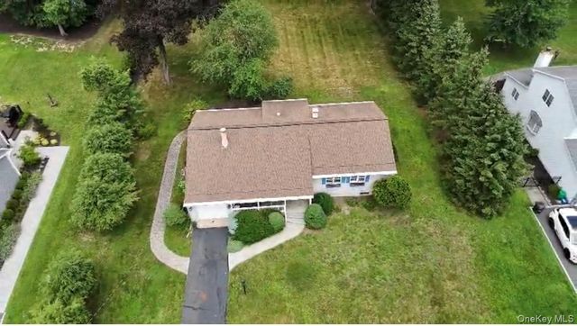 4 Jill Drive, West Nyack, NY 10994