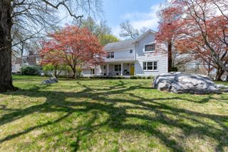 2 Lakeview Drive, Greenwich, CT 06878