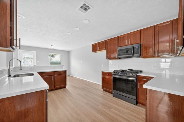 8614 Doskocil Drive, Houston, TX 77044