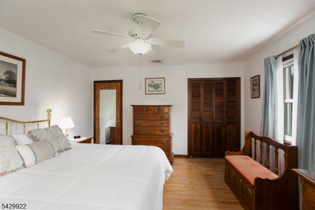 1 Renda Pl, Green Brook Twp., NJ 08812