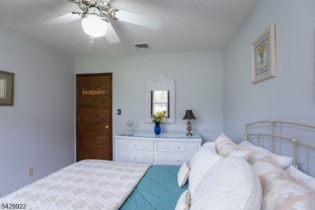 1 Renda Pl, Green Brook Twp., NJ 08812