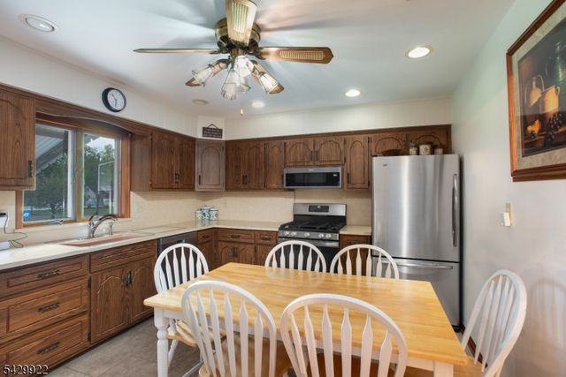 1 Renda Pl, Green Brook Twp., NJ 08812