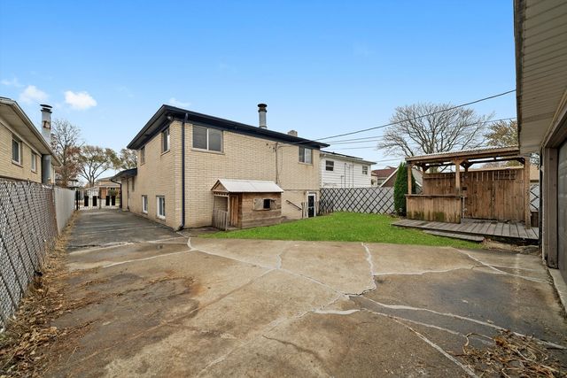 392 Greenbay Avenue, Calumet City, IL 60409