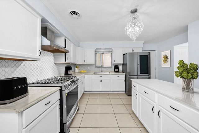 392 Greenbay Avenue, Calumet City, IL 60409