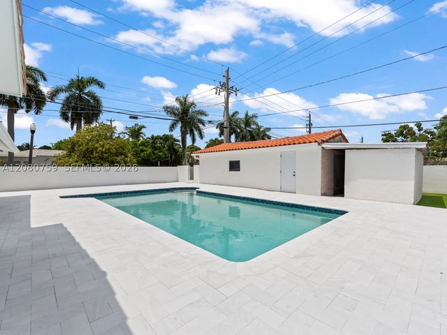 1221 Biarritz Dr, Miami Beach, FL 33141