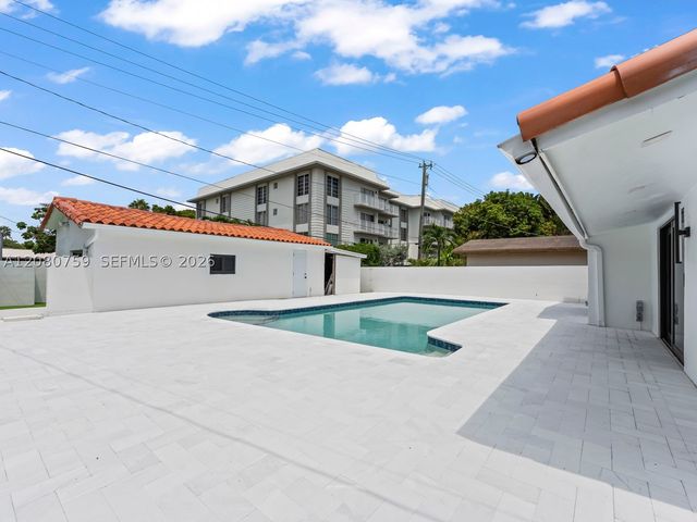 1221 Biarritz Dr, Miami Beach, FL 33141