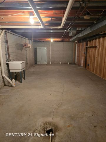 3045 Old Farm Road, Flint Twp, MI 48507