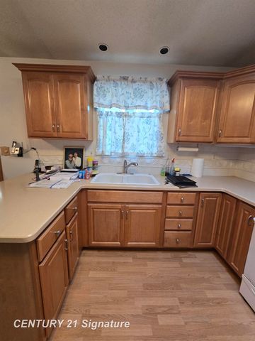 3045 Old Farm Road, Flint Twp, MI 48507