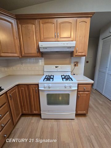 3045 Old Farm Road, Flint Twp, MI 48507