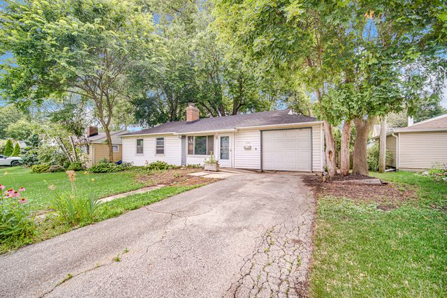234 N Knollwood Drive, Wheaton, IL 60187
