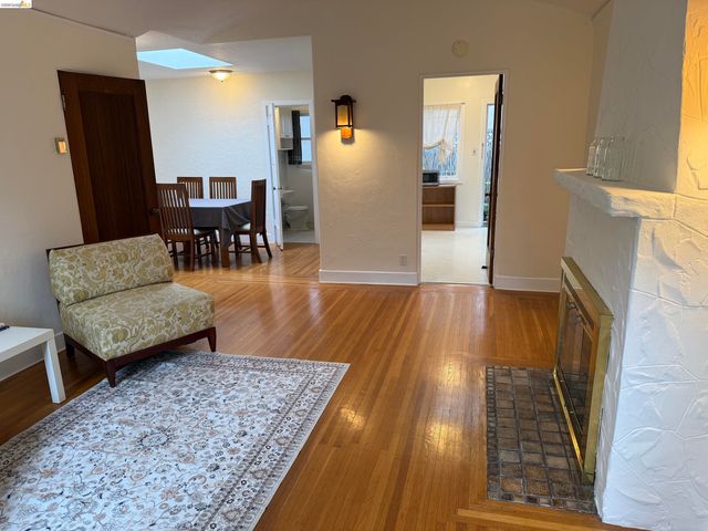 2444 Virginia B, Berkeley, CA 94709