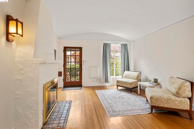 2444 Virginia B, Berkeley, CA 94709