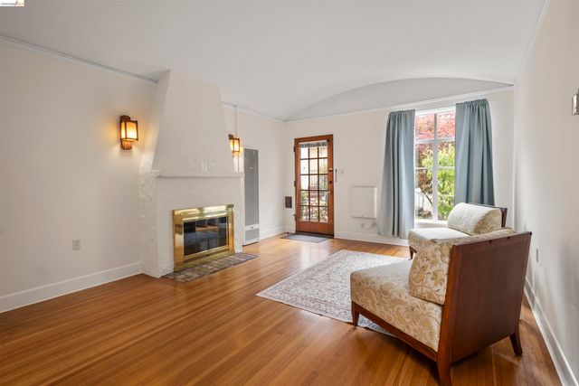 2444 Virginia B, Berkeley, CA 94709