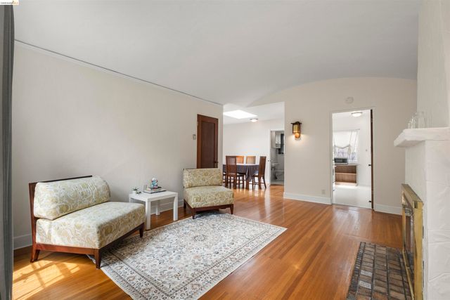 2444 Virginia B, Berkeley, CA 94709