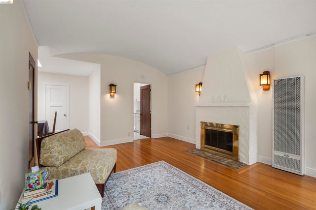 2444 Virginia B, Berkeley, CA 94709