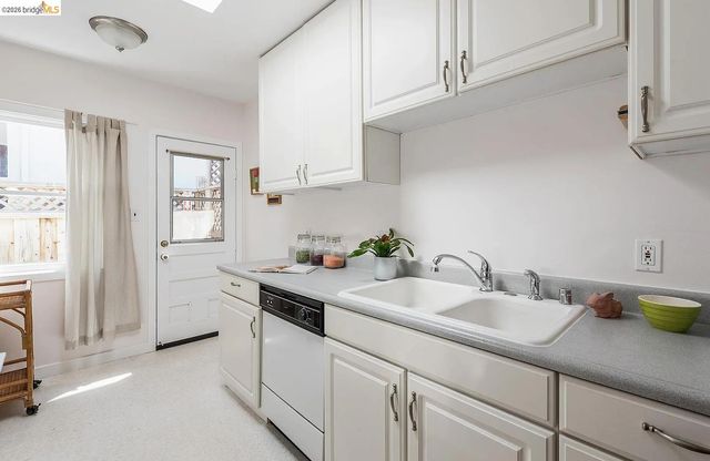 2444 Virginia B, Berkeley, CA 94709