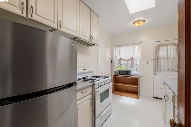 2444 Virginia B, Berkeley, CA 94709